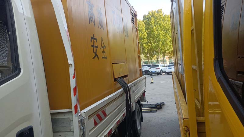 天台如何判断柴油发电机组和UPS电源的切换时间是否符合要求？