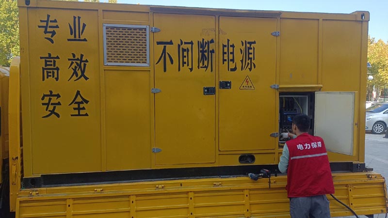 天台柴油发电机组和UPS电源配合使用时，如何避免切换过程中的电力中断？
